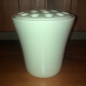 Green Vase with flower arranger disc, vintage!